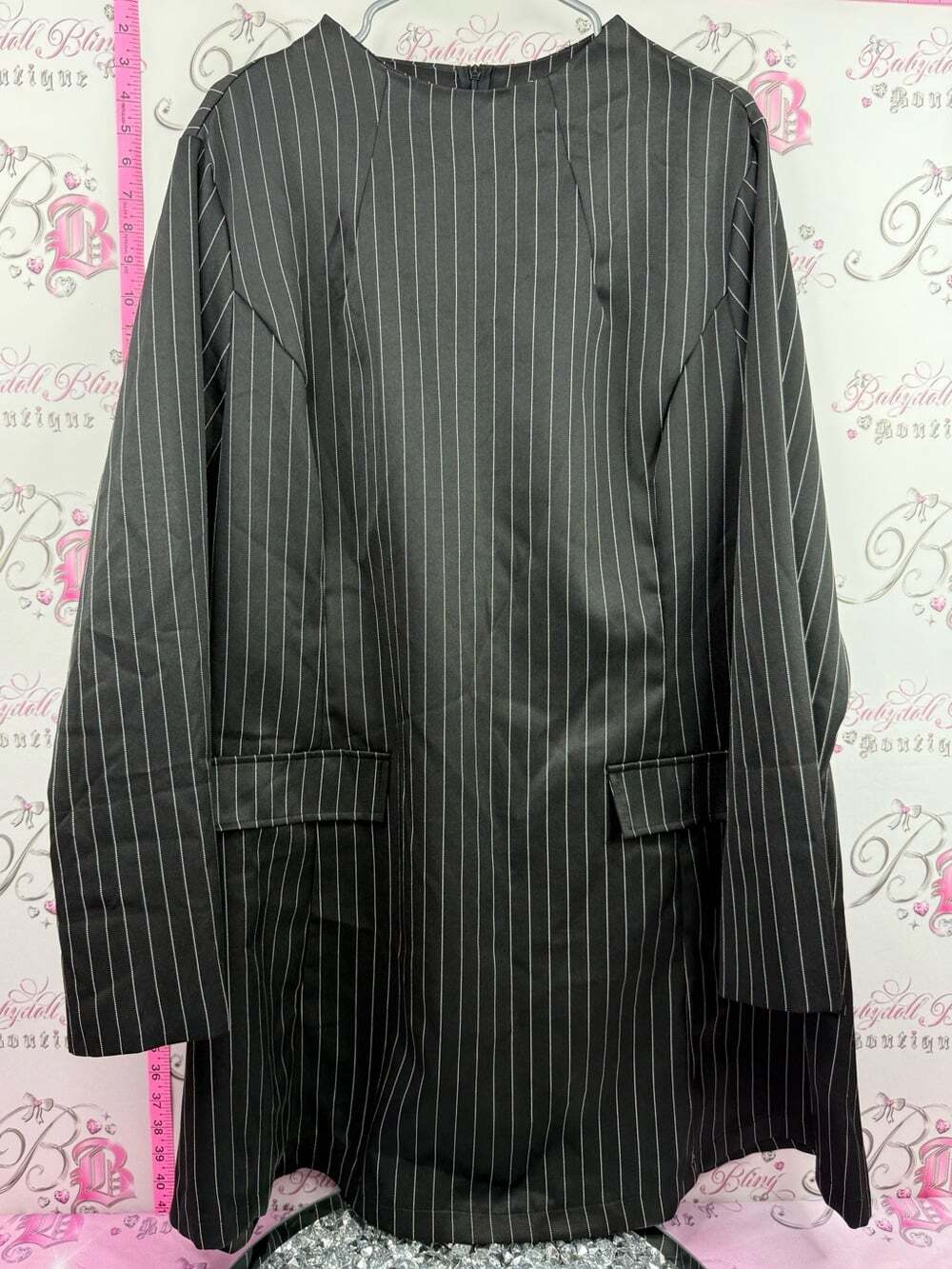 Dress pinstripe pockets vintage Women’s Black Pinstripe Long Sleeve Dress